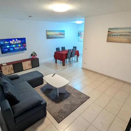 Alex Garden - Eg - Terrasse - Wlan Und Kueche شقة