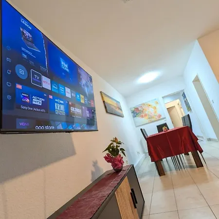 Alex Garden - Eg - Terrasse - Wlan Und Kueche Apartmán *