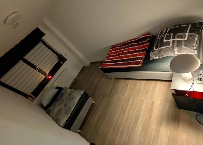 Alex Garden - Eg - Terrasse - Wlan Und Kueche Διαμέρισμα *